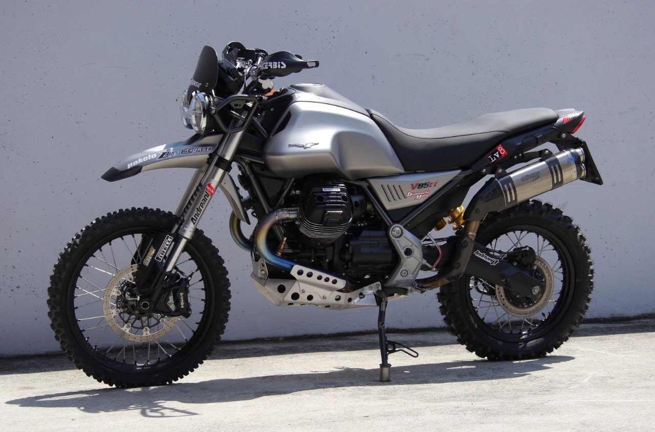 La Moto Guzzi V85 TT stupisce in fuoristrada 